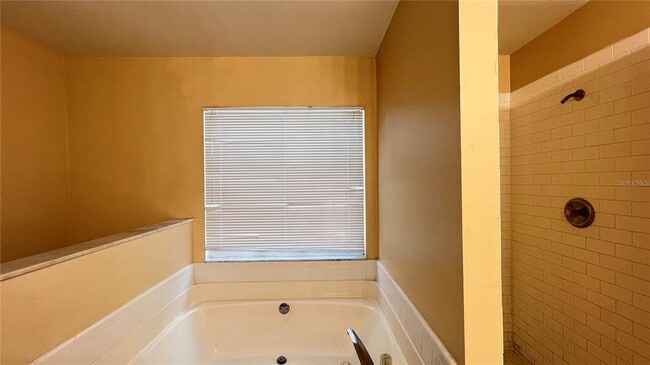 Building Photo - 1547 Oak Hill Trail