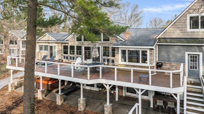 Building Photo - Stunning 5-Bed, 4.5-Bath Custom Home on Du...
