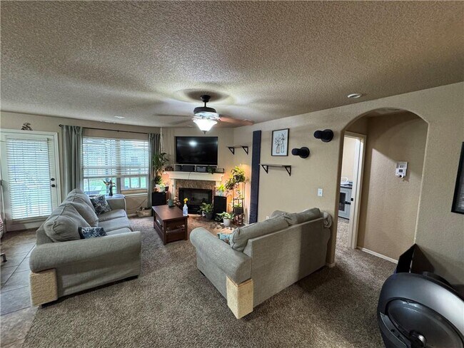 Building Photo - 1008 Kensington Dr