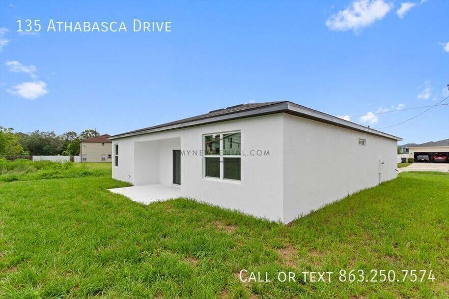 Building Photo - 135 Athabasca Dr