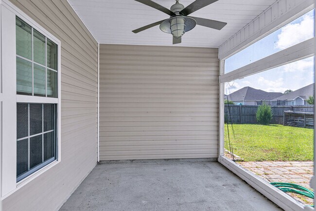 Building Photo - 402 Derrick Dr