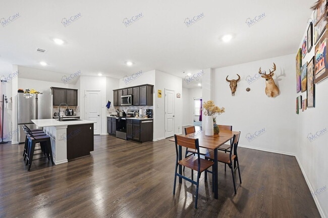 Building Photo - 1212 Briar Hl Dr