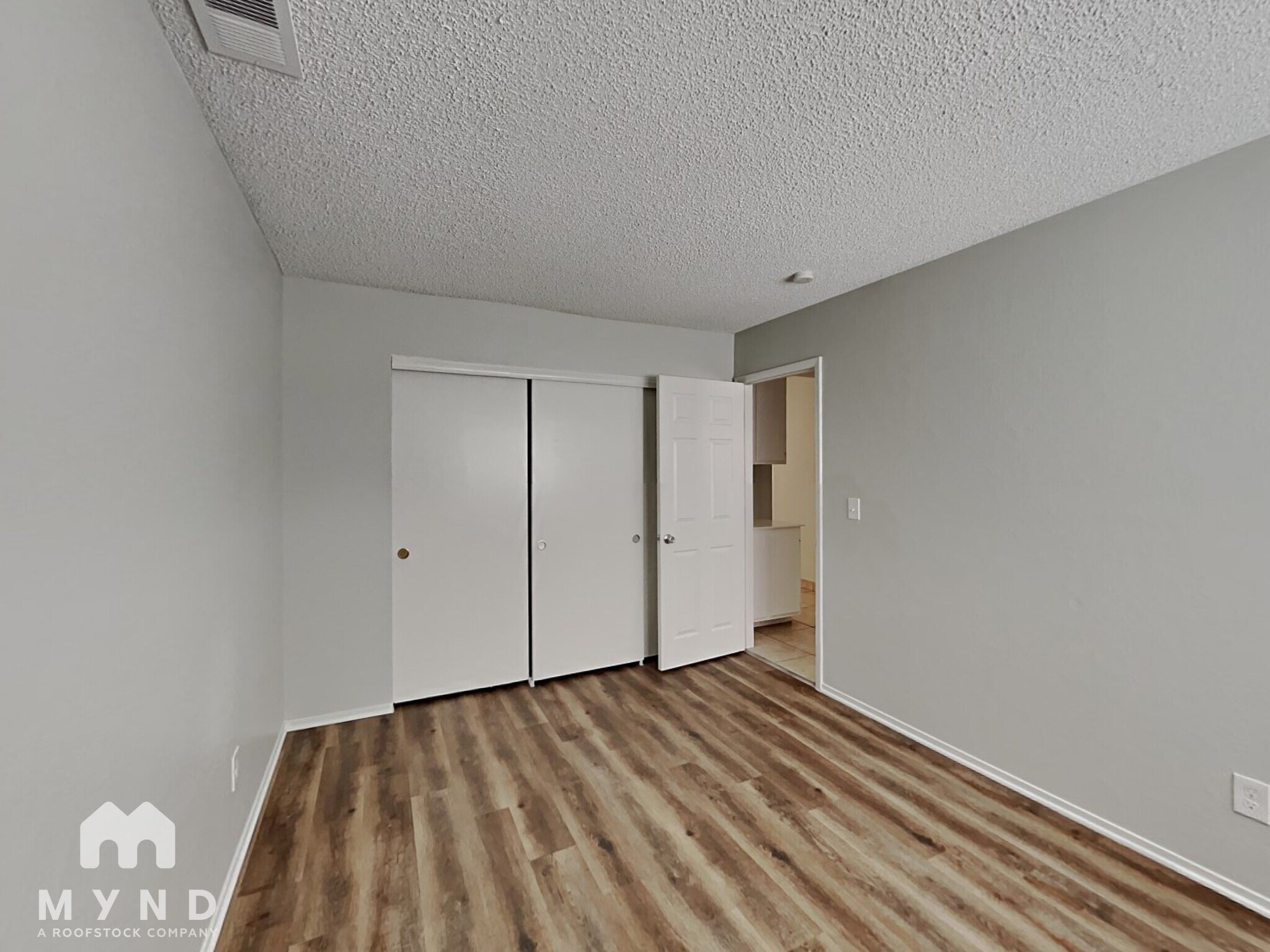 Building Photo - 1328 Sun Point Dr