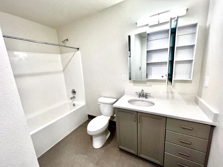 Building Photo - 2330 Yakima Ct