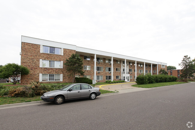 Building Photo - White Gate Manor