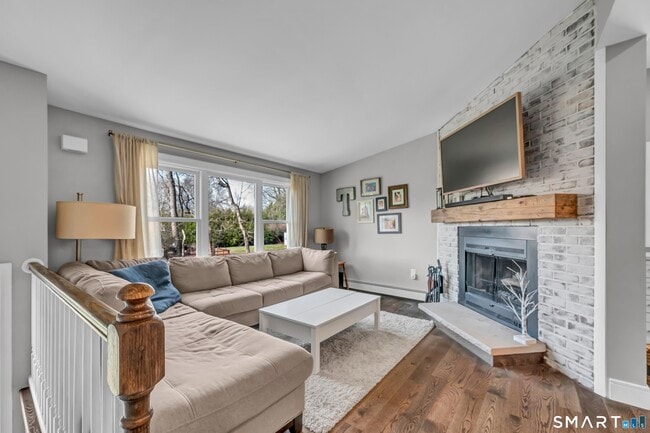 Building Photo - 10 Grove Pl