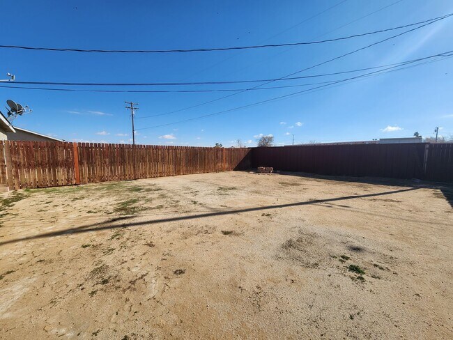 Building Photo - 8536 Aspen Ave