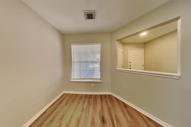 Building Photo - 4935 Pecan Grove Dr