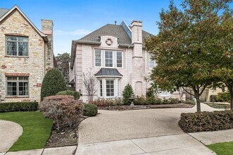 Building Photo - 4318 University Blvd