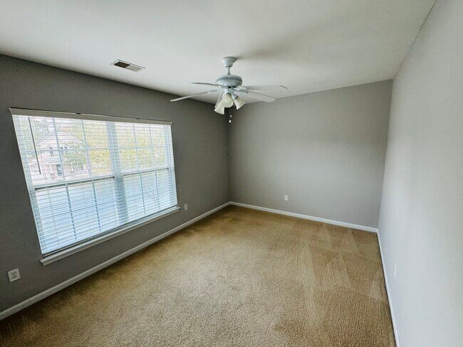 Building Photo - 39 Hamilton Grove Dr