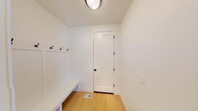 Building Photo - *Contemporary Home, Stylish Luxury, Centra...