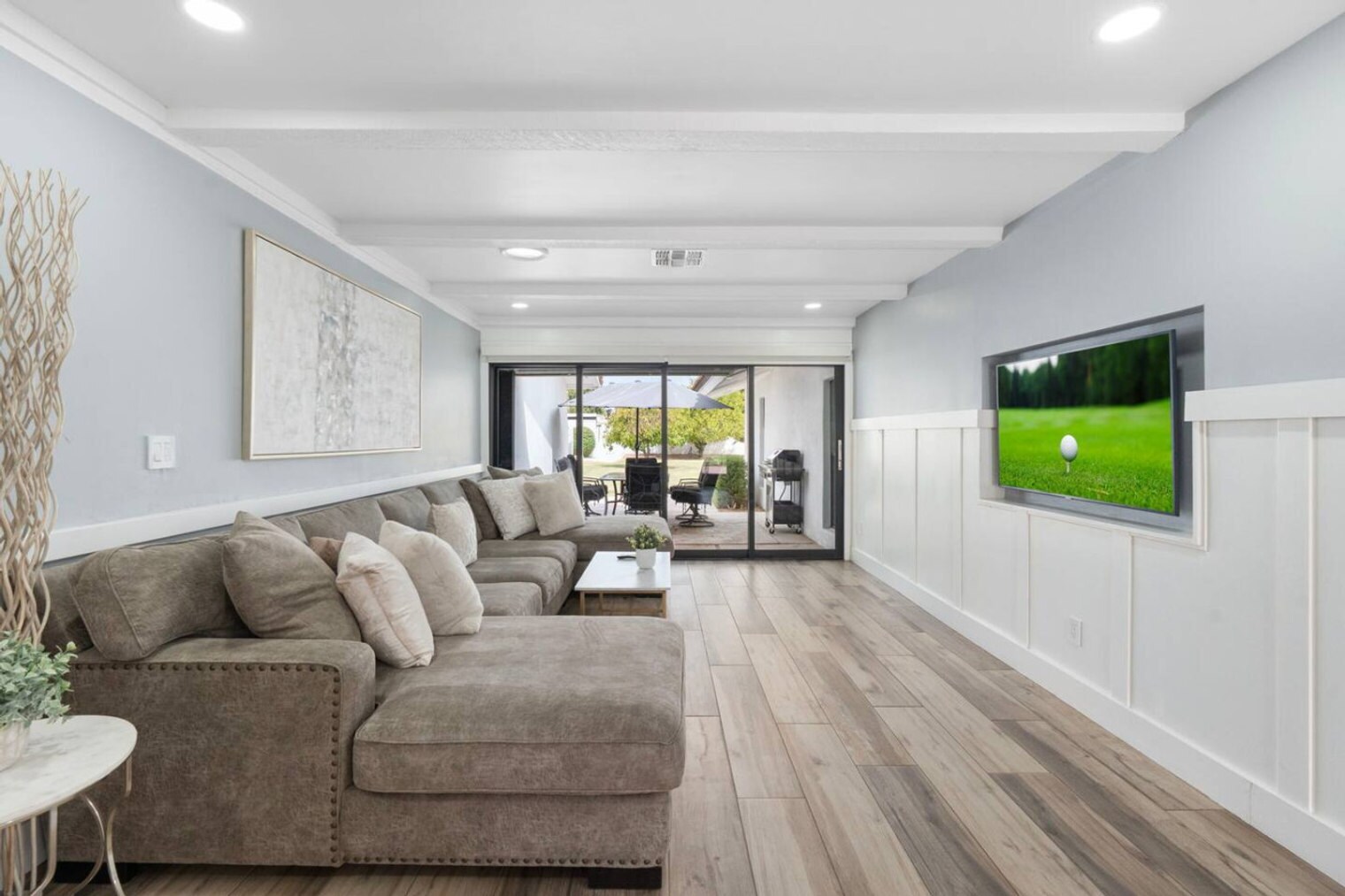 Building Photo - 1010 E Sorenson Cir