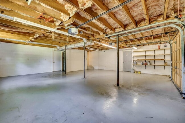 Building Photo - 2111 Huron Dr