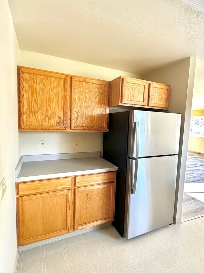 Building Photo - Warm, Spacious, New Remodeled Three Bedroom Home Available Now in Kalispell