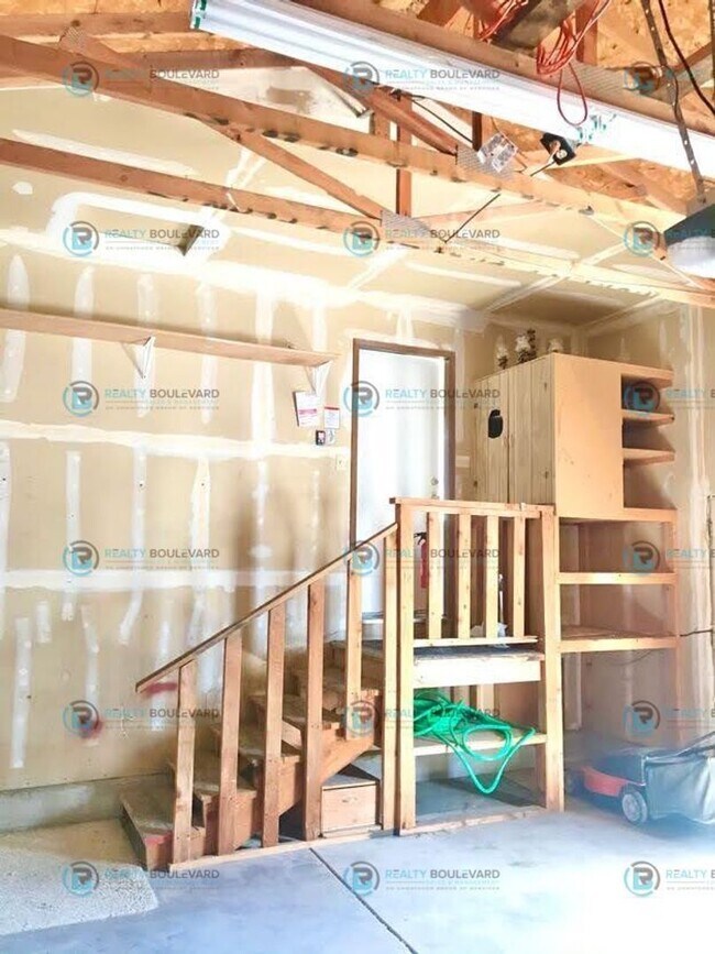 Building Photo - 3BR/2BA Single-Story with Backyard, RV Par...