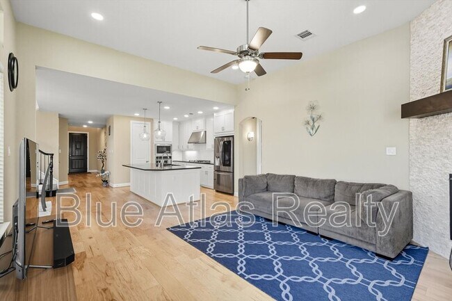 Building Photo - 4983 Stornoway Dr