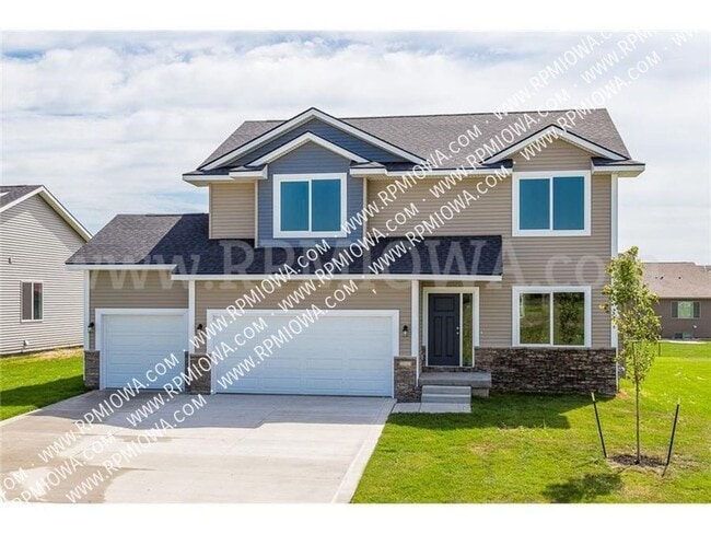Primary Photo - 2021 NW Beechwood St