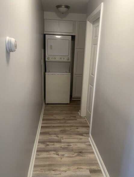 Building Photo - 5021 Forest Park Pl