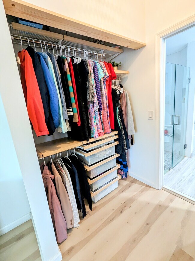 Building Photo - 23061 Aqua Vw