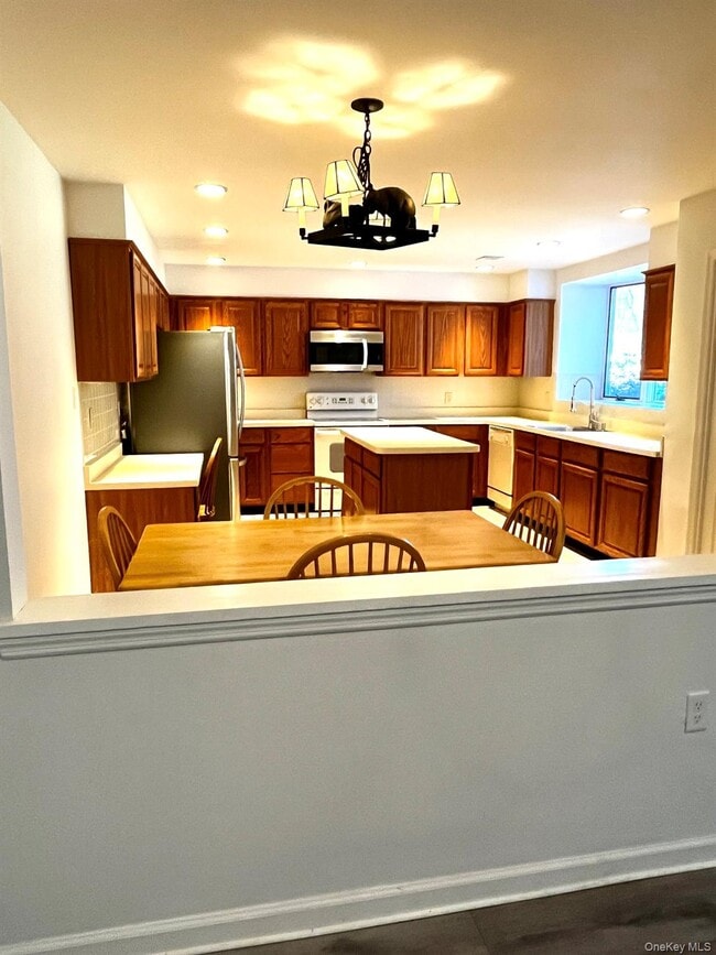 Building Photo - 7 Carroll Blvd