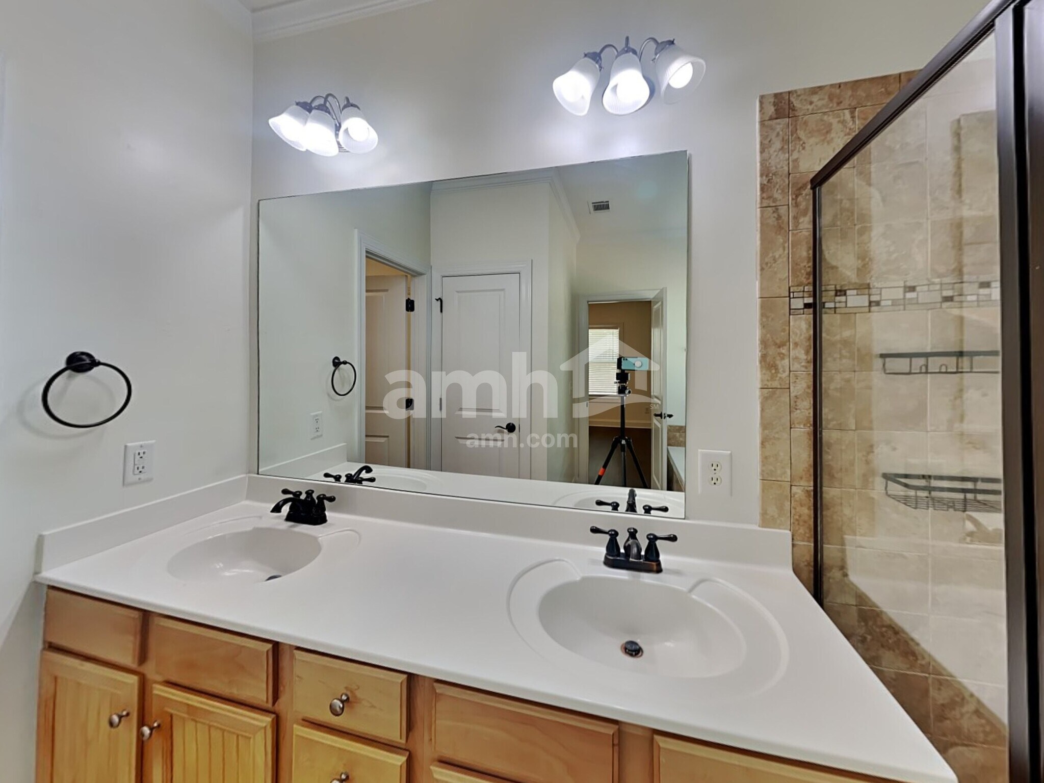 Building Photo - 263 Royal Cres Terrace