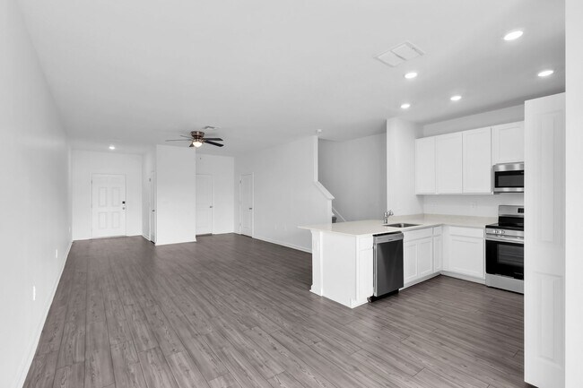 Building Photo - 4859 SW 81st Lp