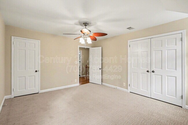 Building Photo - 3342 S Wakefield St