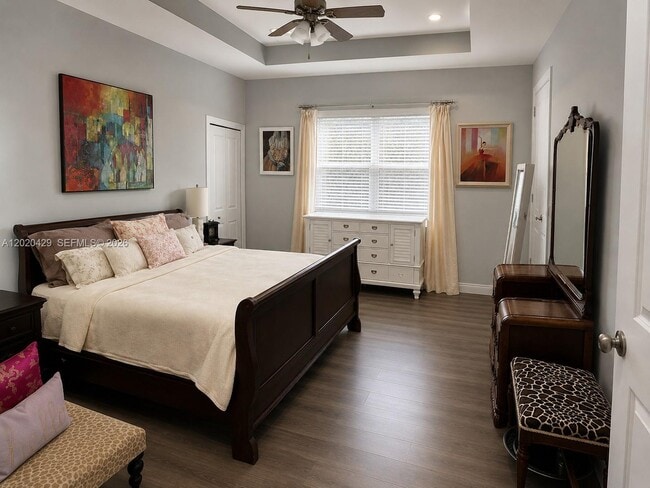 Building Photo - 1725 20th Ave