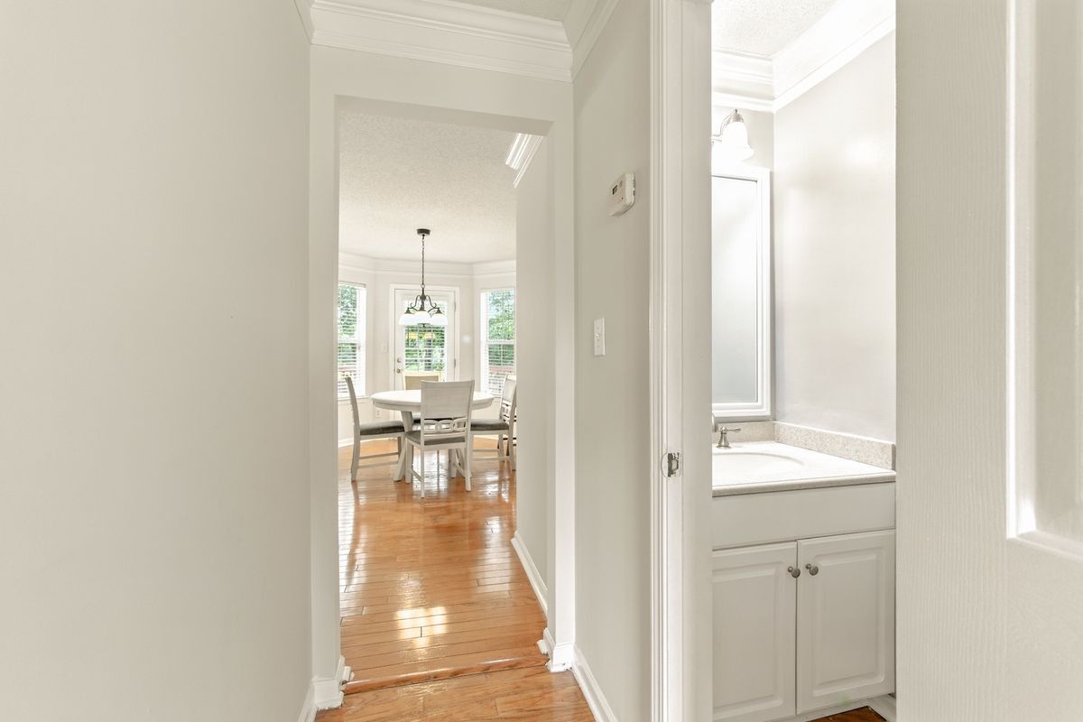 Building Photo - 5745 Crystal Springs Way