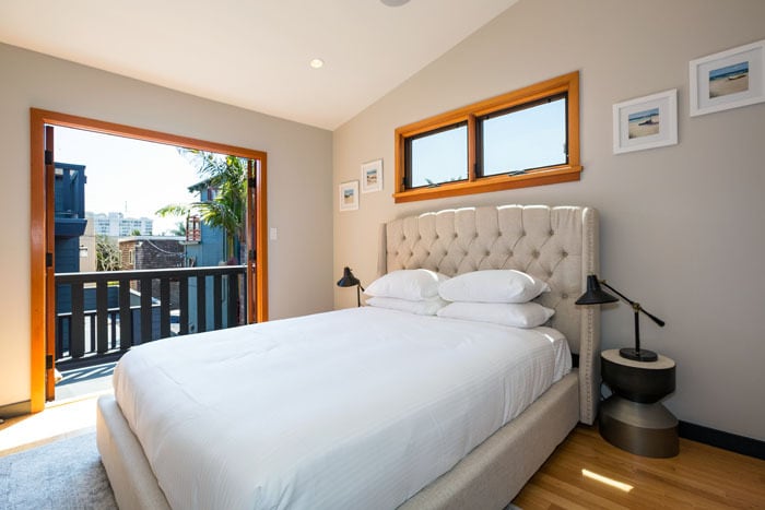 Building Photo - 432 Howland Canal