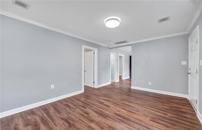 Building Photo - BEACONSDALE
