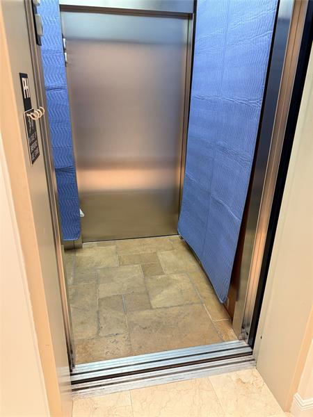 Building Photo - 3210 NE 5th St