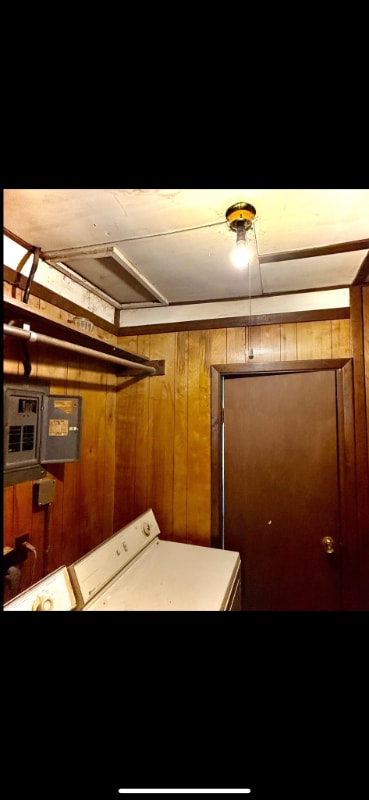 Building Photo - 1253 E Lawrence St