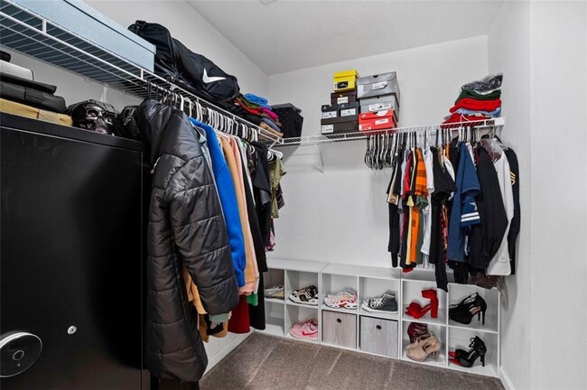 Building Photo - 6115 Riveroak Terrace