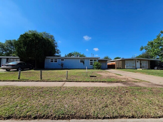 Primary Photo - 2117 47th St