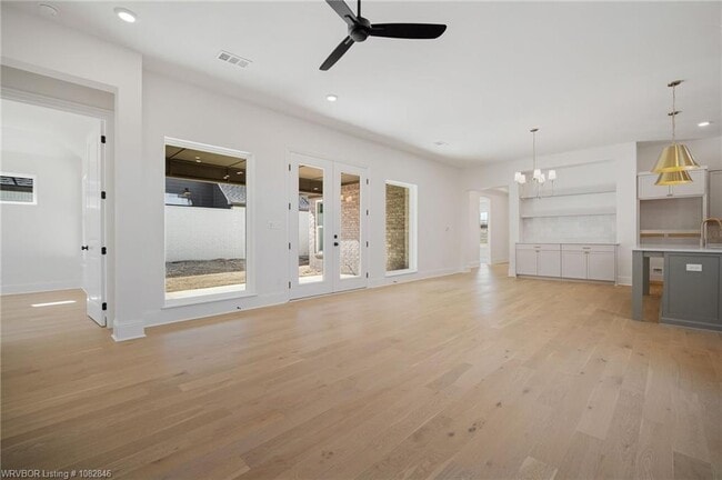 Building Photo - 7627 Woodbine Ln