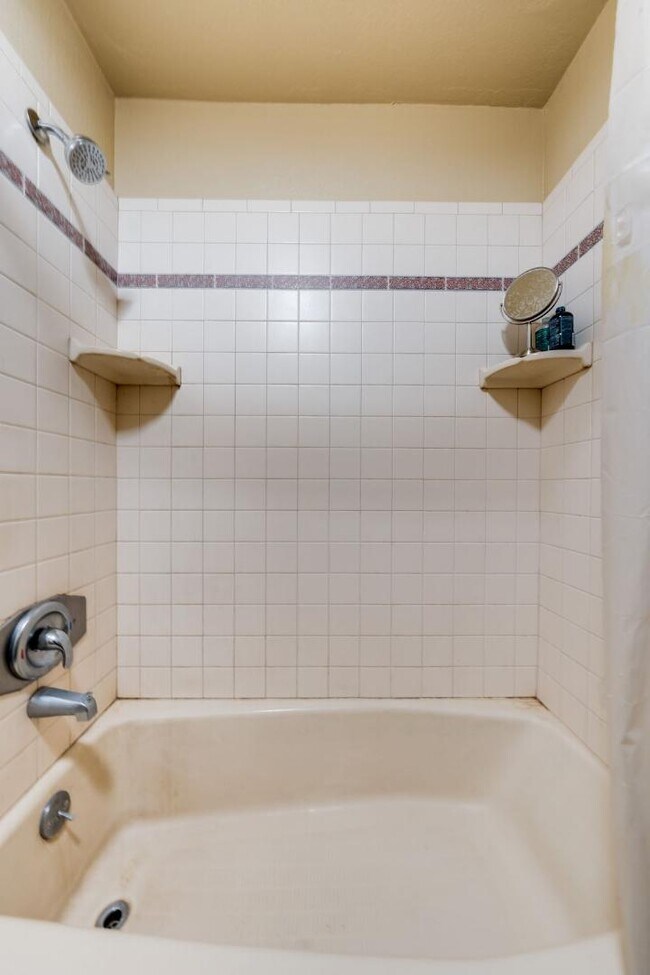 Building Photo - 12707 Leo Ln