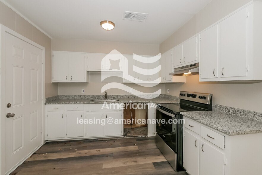 Building Photo - 4773 Wellborn Dr