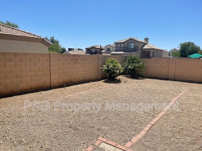 Building Photo - 13597 W Desert Flower Dr