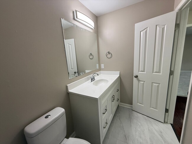 Building Photo - Beautifully Renovated Home in Trussville City Schools – Fireplace & 2-Car Garage