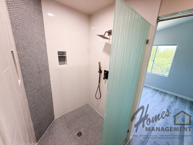 Building Photo - Homes Management - Carlsbad Home with Ocean View