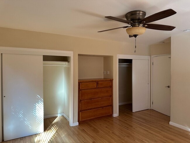 Building Photo - Well cared for home with bonus room