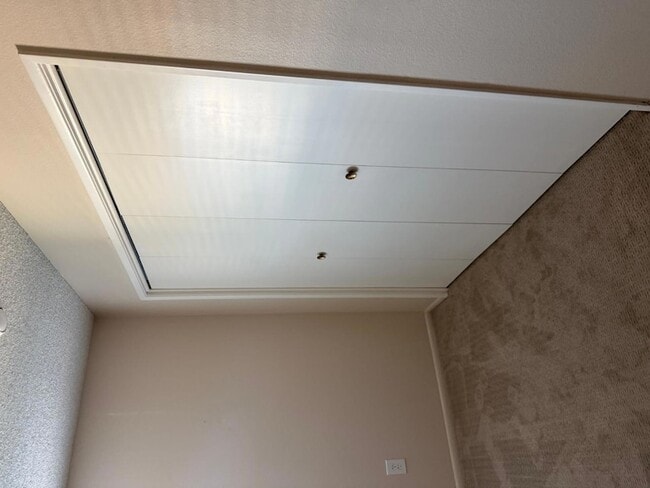 Building Photo - 9209 W Glen Oaks Cir N