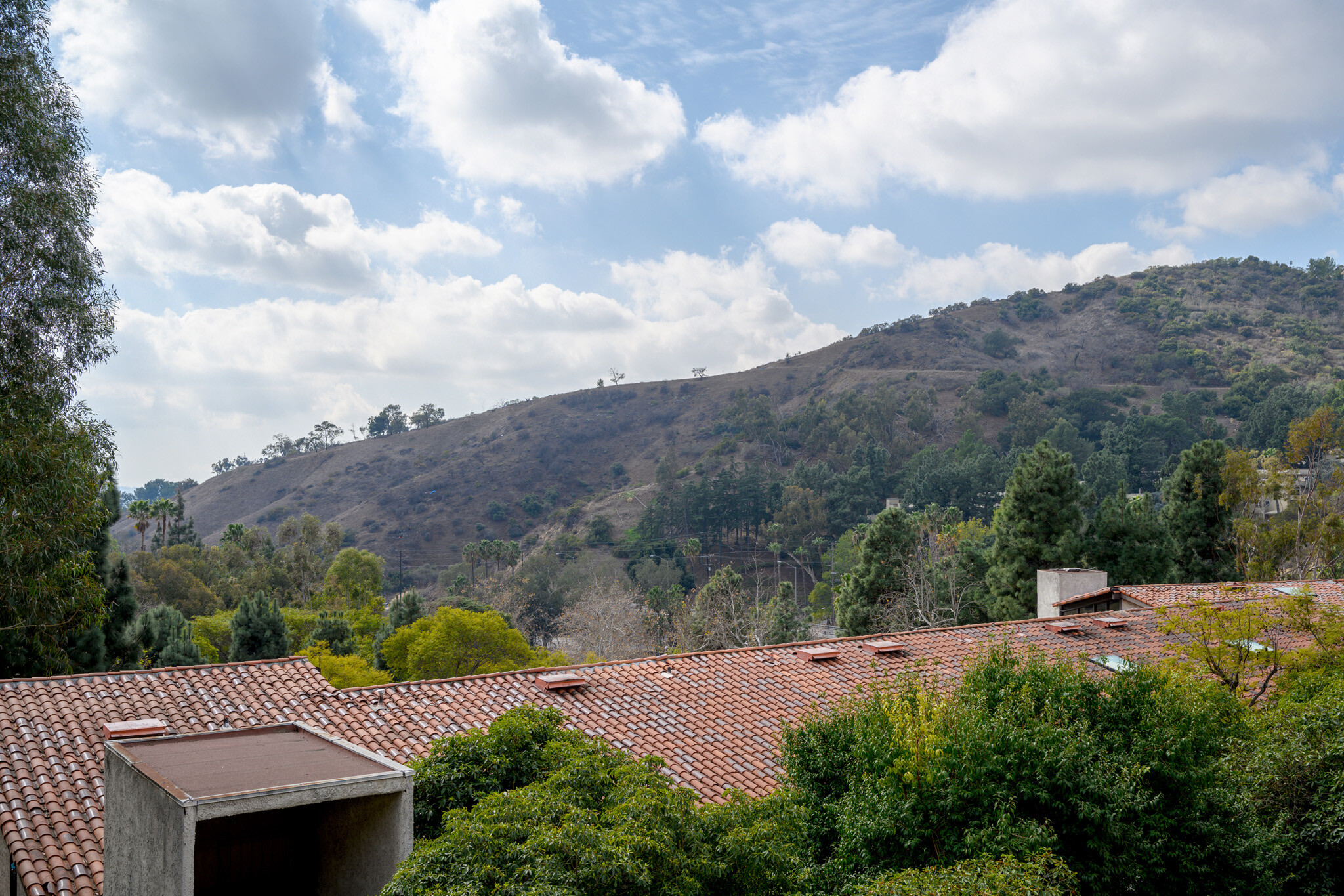 Building Photo - 2700 Cahuenga Blvd E