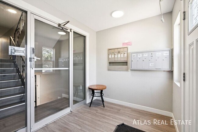 Building Photo - 1705 30th St