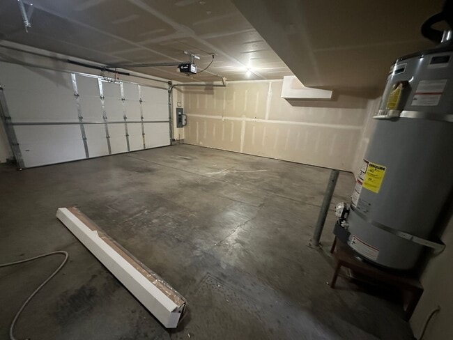 Building Photo - MOVE IN SPECIAL! Spacious 2 bed/2.5 bath with bonus room townhome off Road 68