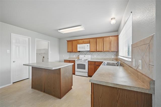 Building Photo - 2045 Hanakoa Falls Dr