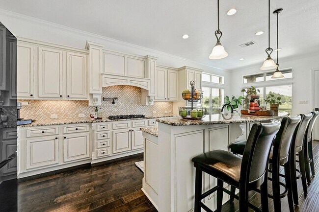 Building Photo - 4303 Woodledge Pl