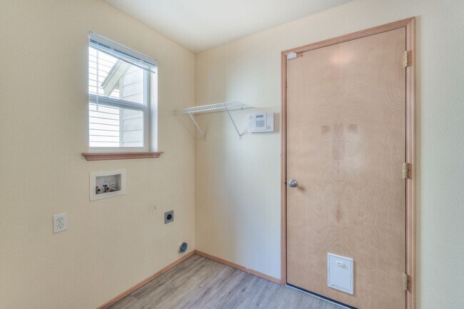 Building Photo - 14736 SE 185th Pl