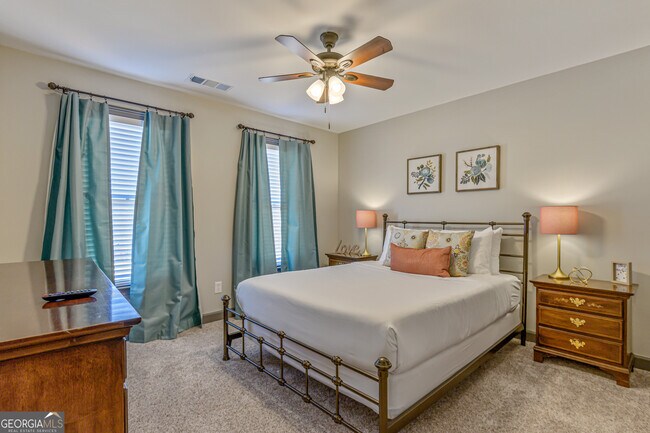 Building Photo - 10 Bridlewood Ct